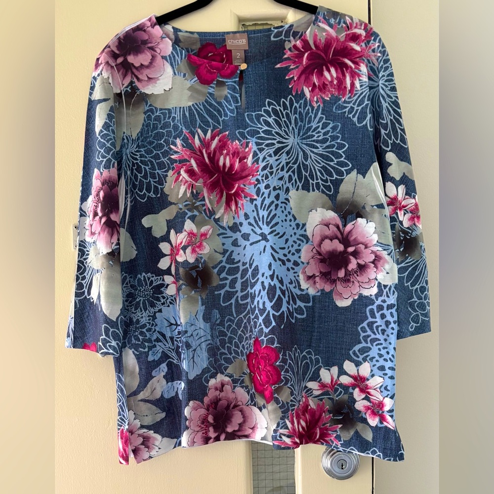 EUC Chico's Blue Floral Round Neck Poly Tunic Top Small